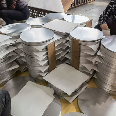 Krążek aluminiowy do naczyń kuchennych 3003 3004 3105 Rozmiar na zamówienie Wysoka płaskość Krawędź bez zadziorów Klasa spożywcza