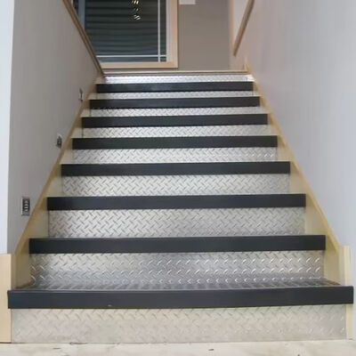 5052 Arkusz aluminiowy w rzeźbie 4x8 5754 Arkusz aluminiowy diamentowy 100 mm 1600 mm