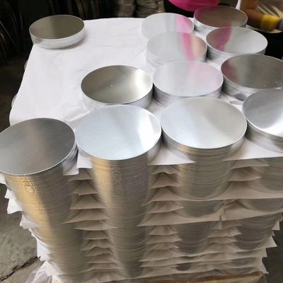 Odblaskowy 0,7 mm 0,8 mm Aluminiowy okrągły dysk 1050 1060 1100 Pot Custom Size High Flatness Burr Free Edge Food Grade